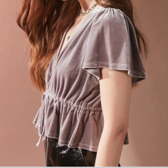 Urban outfitters short sleeve tie top - Picture 2 of 3